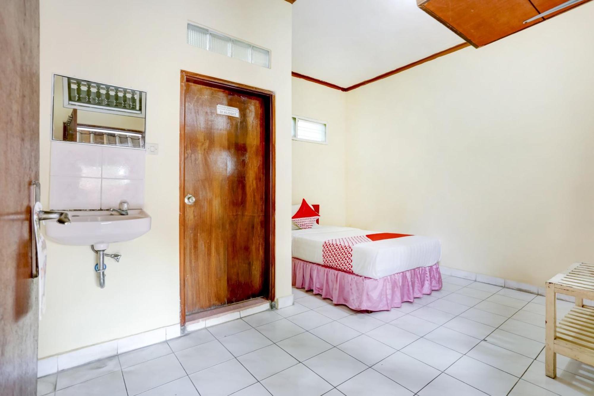 Super Oyo 3261 Hotel Ratu Denpasar Kültér fotó