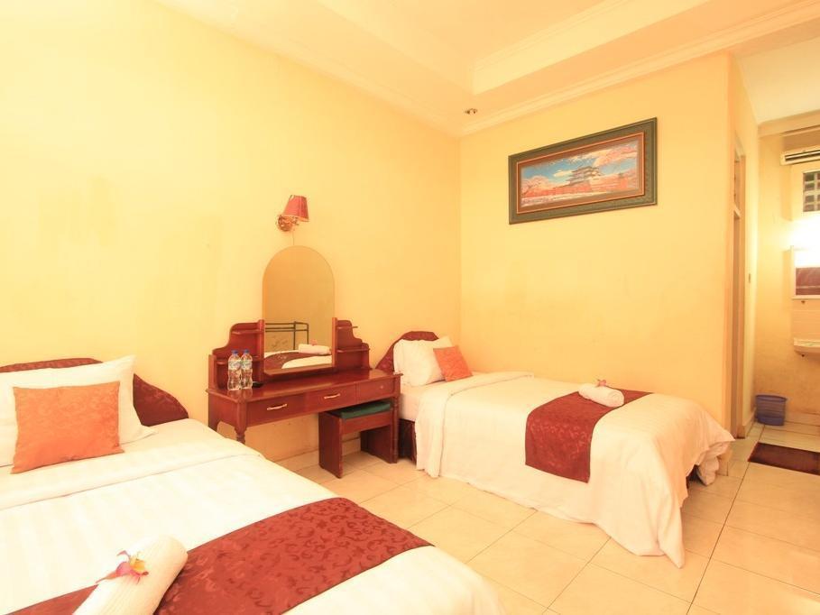Super Oyo 3261 Hotel Ratu Denpasar Kültér fotó